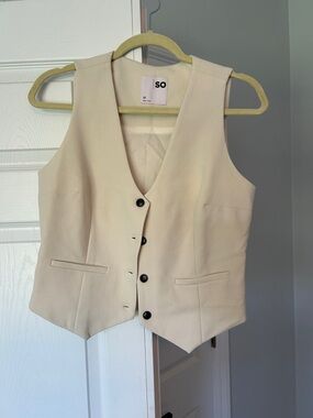 SO Cream V-Neck Vest with brown Buttons